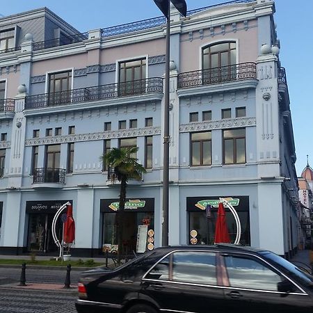 באטומי Nini'S Apartments מראה חיצוני תמונה